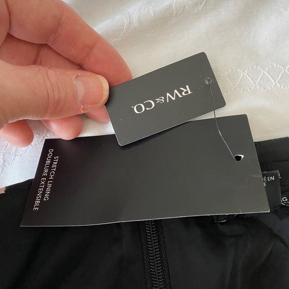 RW & Co. NWT Women's 1/4 Zip Black Floral Print Midi Skirt Size 8 - Picture 6 of 11